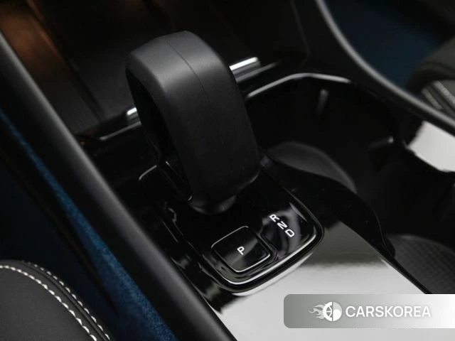 Volvo XC40 Richards 2024 Белый из Кореи, фото 3