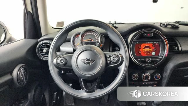 Mini Cooper 2018 Жемчужный цвет из Кореи, фото 3