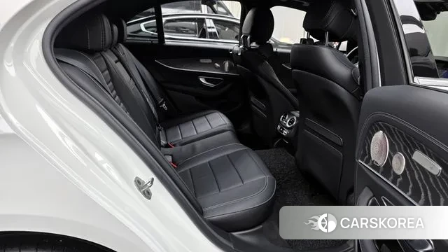 Mercedes-Benz E-Class W213 2023 Белый из Кореи, фото 3