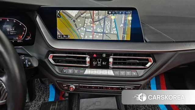 BMW 1 Series (F40) 2023 Серебристо-серый из Кореи, фото 3