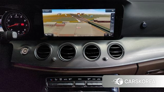 Mercedes-Benz E-Class W213 2018 Белый из Кореи, фото 3
