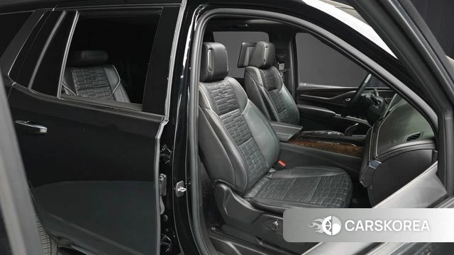 Cadillac Escalade 5th Generation 2022 Черный из Кореи, фото 3