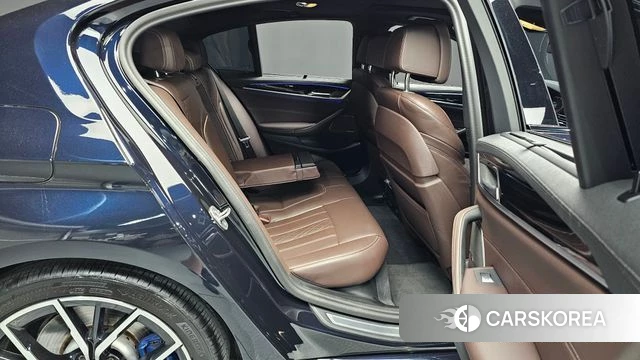 BMW 5 Series (G30) 2023 Черный из Кореи, фото 3