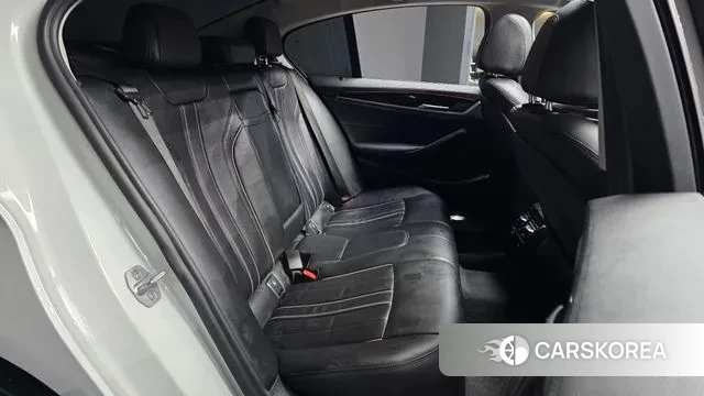 BMW 5 Series (G30) 2019 Белый из Кореи, фото 3