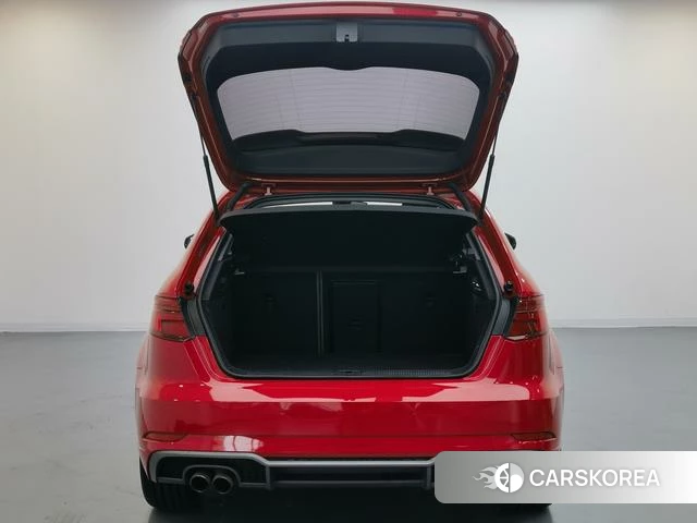 Audi A3 2018 Красный из Китая, фото 3