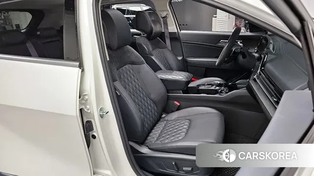 Kia Sportage 5th Generation Hybrid 2023 Белый из Кореи, фото 3