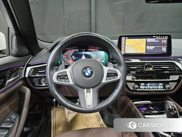 BMW 5 Series (G30) 2023 Белый из Кореи, фото 3