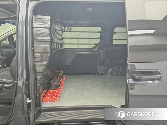 Hyundai Staria 2023 Серый из Кореи, фото 3