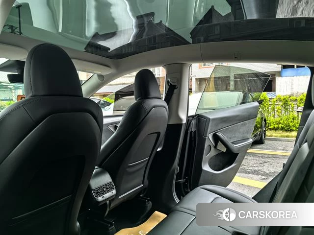 Tesla Model Y 2023 Черный из Китая, фото 3