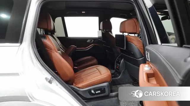 BMW X7 (G07) 2022 Белый из Кореи, фото 3