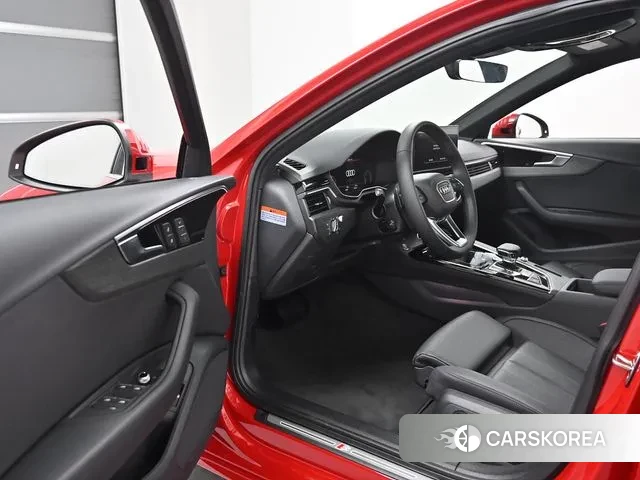 Audi A4 (B9) 2023 Красный из Кореи, фото 3