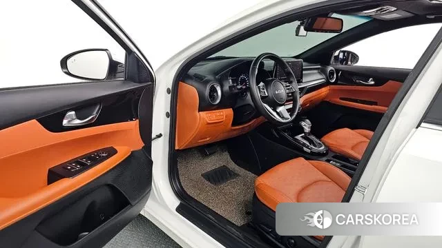 Kia The New K3 2nd generation 2021 Белый из Кореи, фото 3