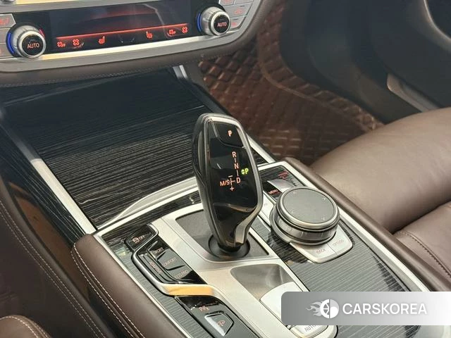BMW 7 series 2022 Черный из Китая, фото 3