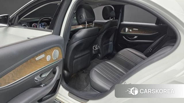 Mercedes-Benz E-Class W213 2019 Белый из Кореи, фото 3