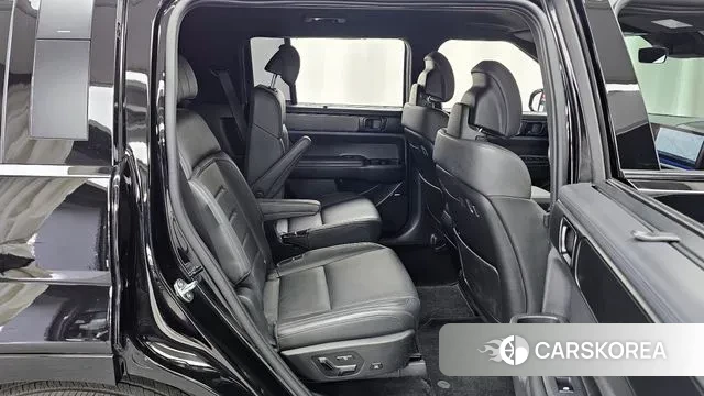 Hyundai Santa Fe (MX5) 2024 Черный из Кореи, фото 3