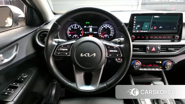 Kia The New K3 2nd generation 2022 Белый из Кореи, фото 3