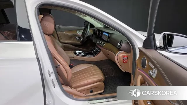 Mercedes-Benz E-Class W213 2020 Белый из Кореи, фото 3