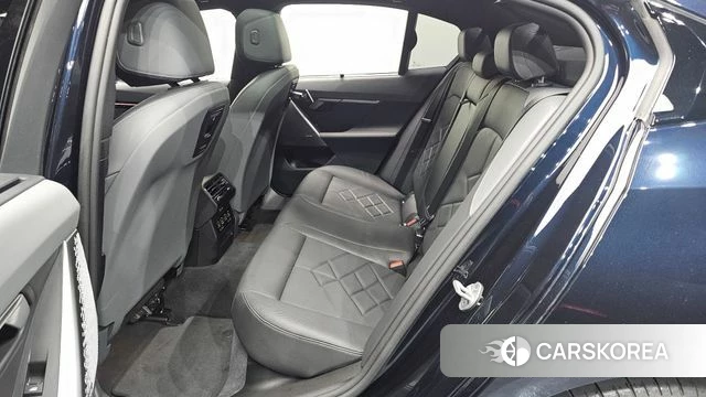 BMW i5 (G60) 2024 Черный из Кореи, фото 3