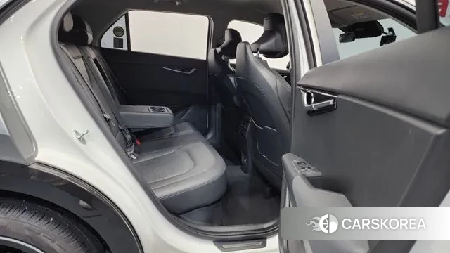 Kia Di Ol Nu Niro 2022 Белый из Кореи, фото 3