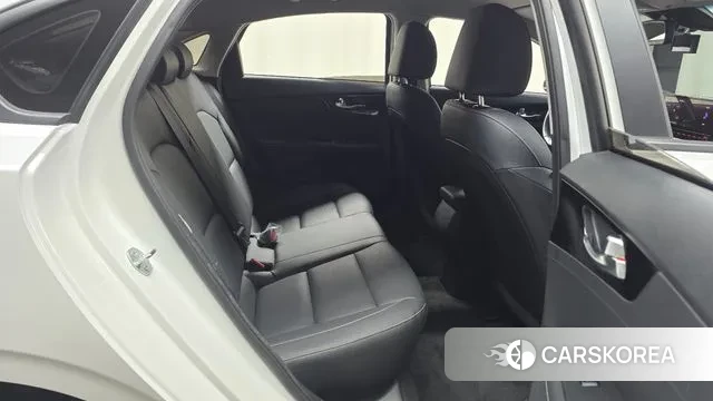 Kia The New K3 2nd generation 2024 Белый из Кореи, фото 3