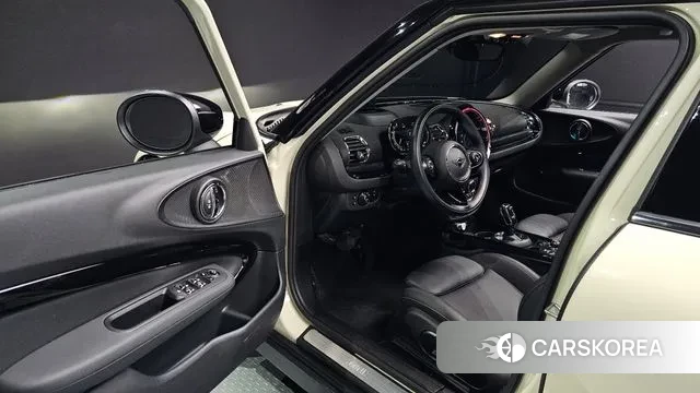 Mini Cooper D Clubman 2021 Жемчужный цвет из Кореи, фото 3