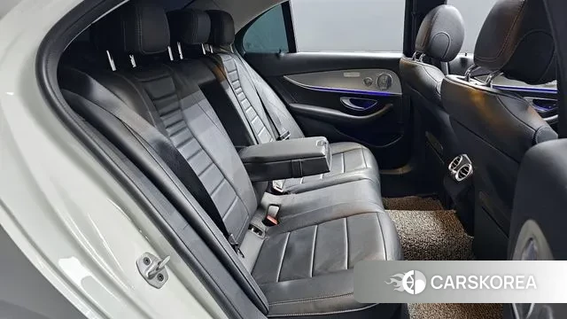 Mercedes-Benz E-Class W213 2018 Белый из Кореи, фото 3