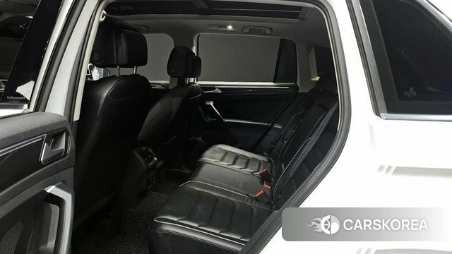 Volkswagen Tiguan second Generation 2022 Белый из Кореи, фото 3