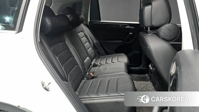 Volkswagen Tiguan second Generation 2023 Белый из Кореи, фото 3