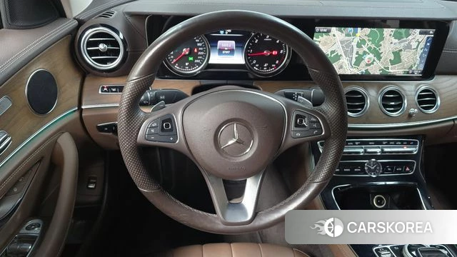 Mercedes-Benz E-Class W213 2018 Серый из Кореи, фото 3
