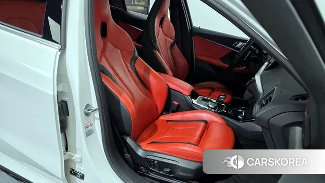 BMW 1 Series (F40) 2021 Белый из Кореи, фото 3