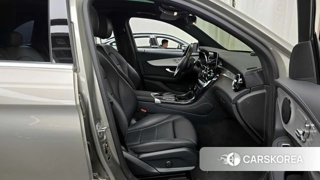 Mercedes-Benz GLC-Class X253 2020 Песочный из Кореи, фото 3