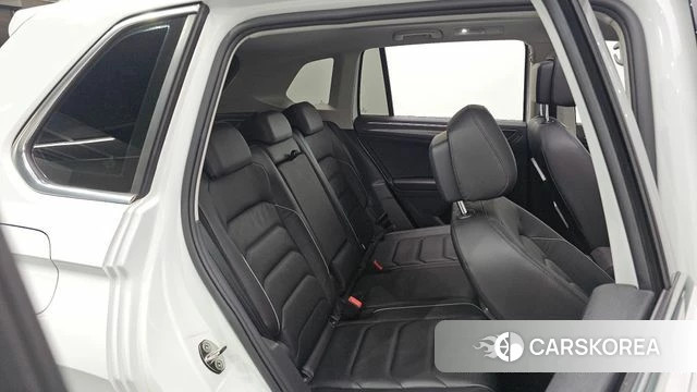 Volkswagen Tiguan second Generation 2020 Белый из Кореи, фото 3