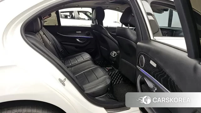 Mercedes-Benz E-Class W213 2018 Белый из Кореи, фото 3