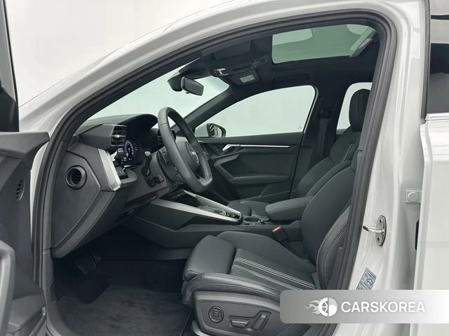 Audi A3 2022 Белый из Китая, фото 3