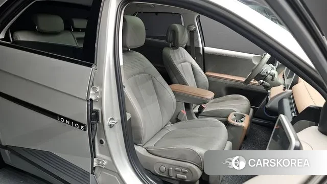 Hyundai Ionic 5 2021 Серебристо-серый из Кореи, фото 3