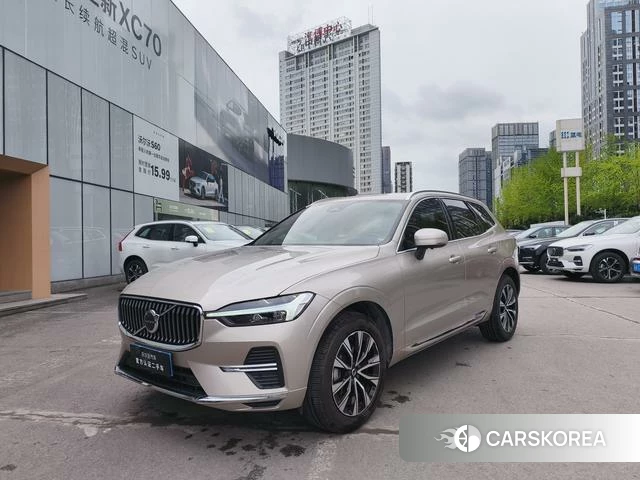 Volvo XC60 2023 Шампань из Китая, фото 3