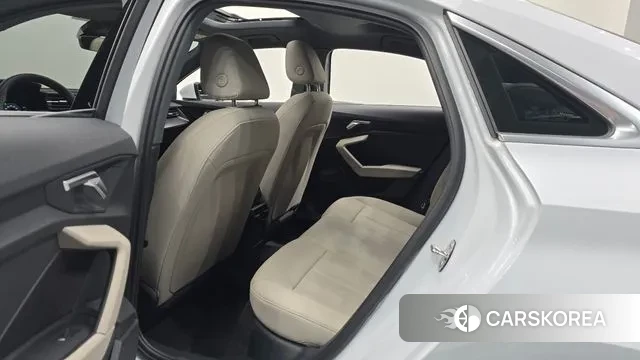 Audi A3 (8Y) 2022 Белый из Кореи, фото 3