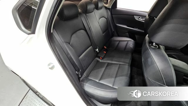 Kia The New K3 2nd generation 2022 Белый из Кореи, фото 3
