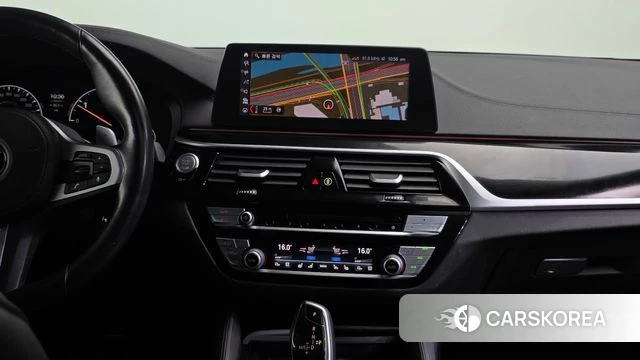 BMW 5 Series (G30) 2019 Белый из Кореи, фото 3