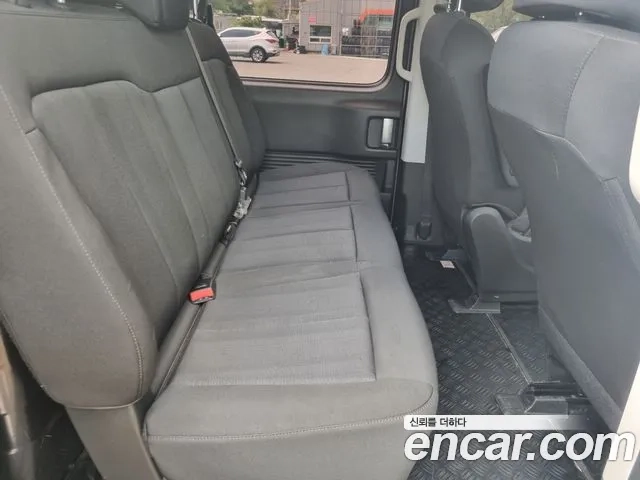 Hyundai Staria 2022 Серебряный из Кореи, фото 3