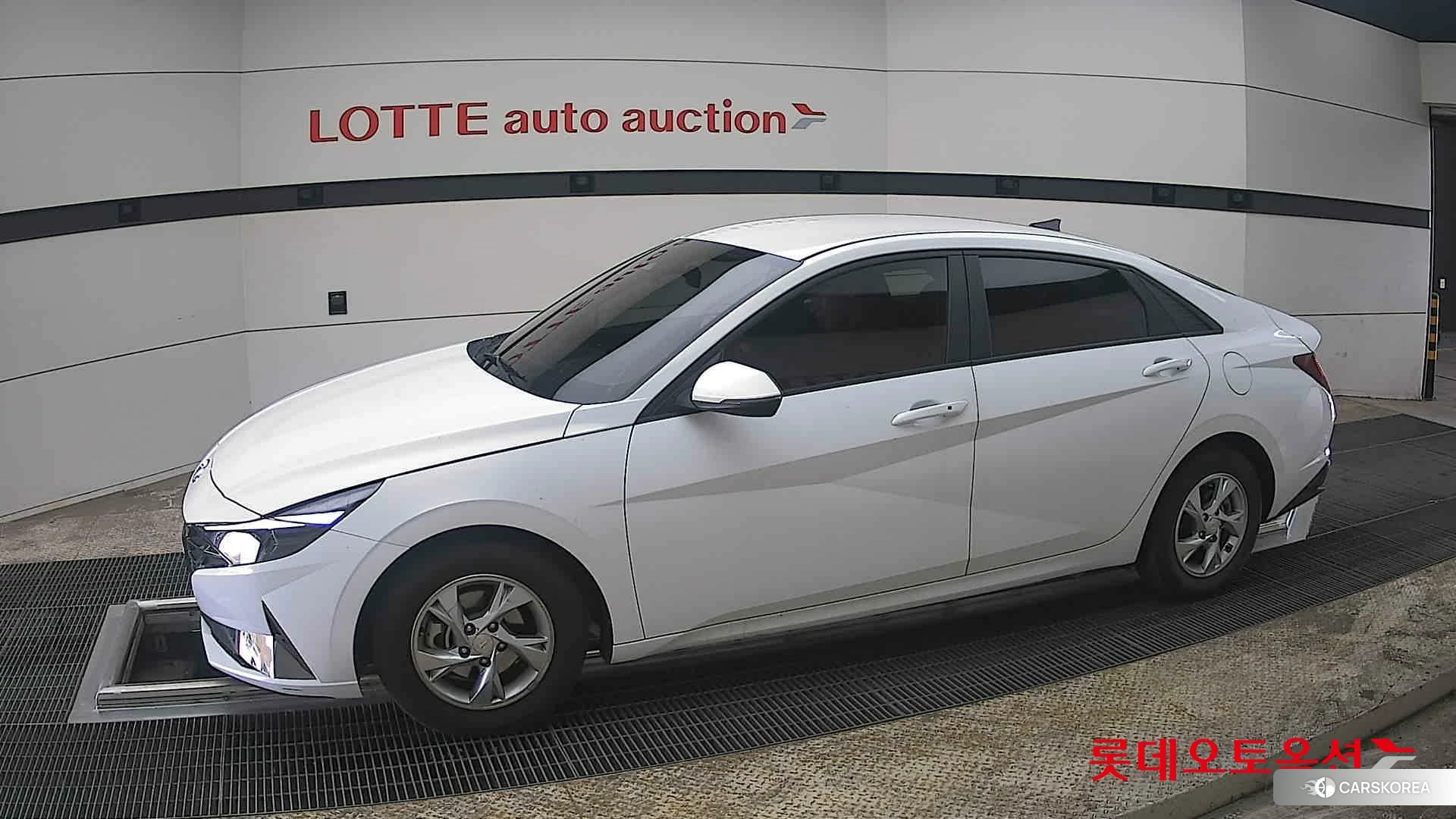 Hyundai Avante 2021 Polar White из Кореи, фото 3