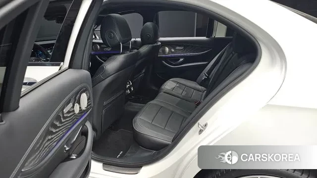 Mercedes-Benz E-Class W213 2022 Белый из Кореи, фото 3