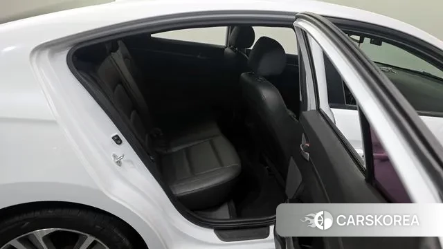 Hyundai Avante AD 2018 Белый из Кореи, фото 3