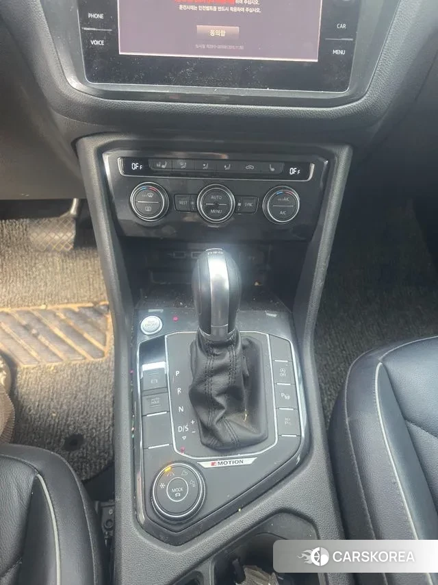 Volkswagen Tiguan second Generation 2018 Серебряный из Кореи, фото 3