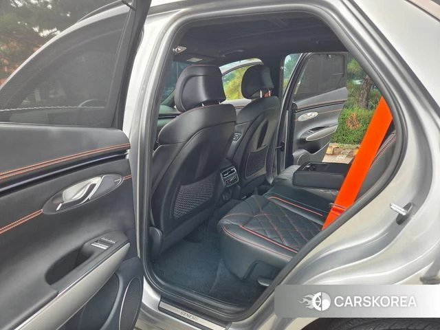 Genesis GV70 2024 Серебристо-серый из Кореи, фото 3