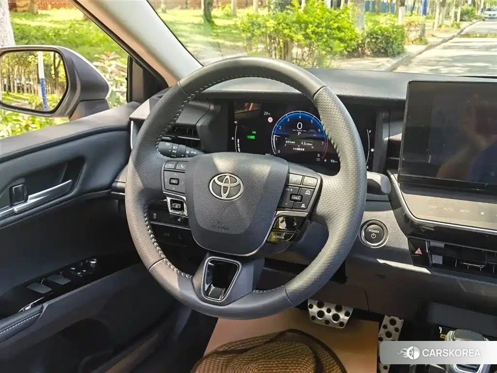 Toyota Camry 2026 Белый из Китая, фото 3