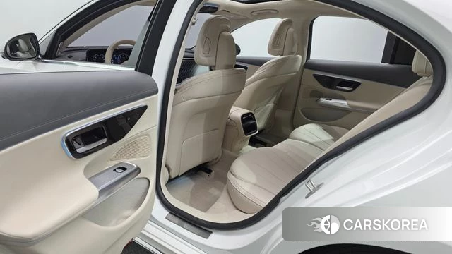 Mercedes-Benz E-Class W214 2024 Белый из Кореи, фото 3