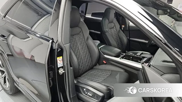 Audi Q8 (4M) 2023 Черный из Кореи, фото 3