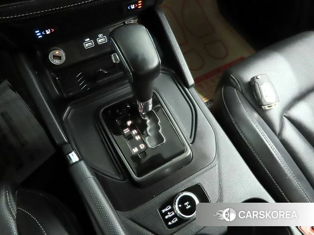 Ssangyong The New Rexton Sport 2022 Темно-зеленый из Кореи, фото 3