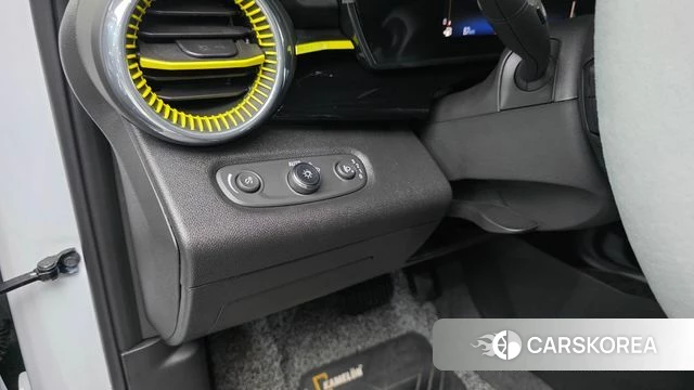 Chevrolet (GM Daewoo) Trax Crossover 2023 Белый из Кореи, фото 3